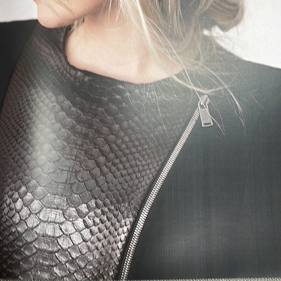 Cashmere/wool & Python Jacket. - Picture 10 of 10